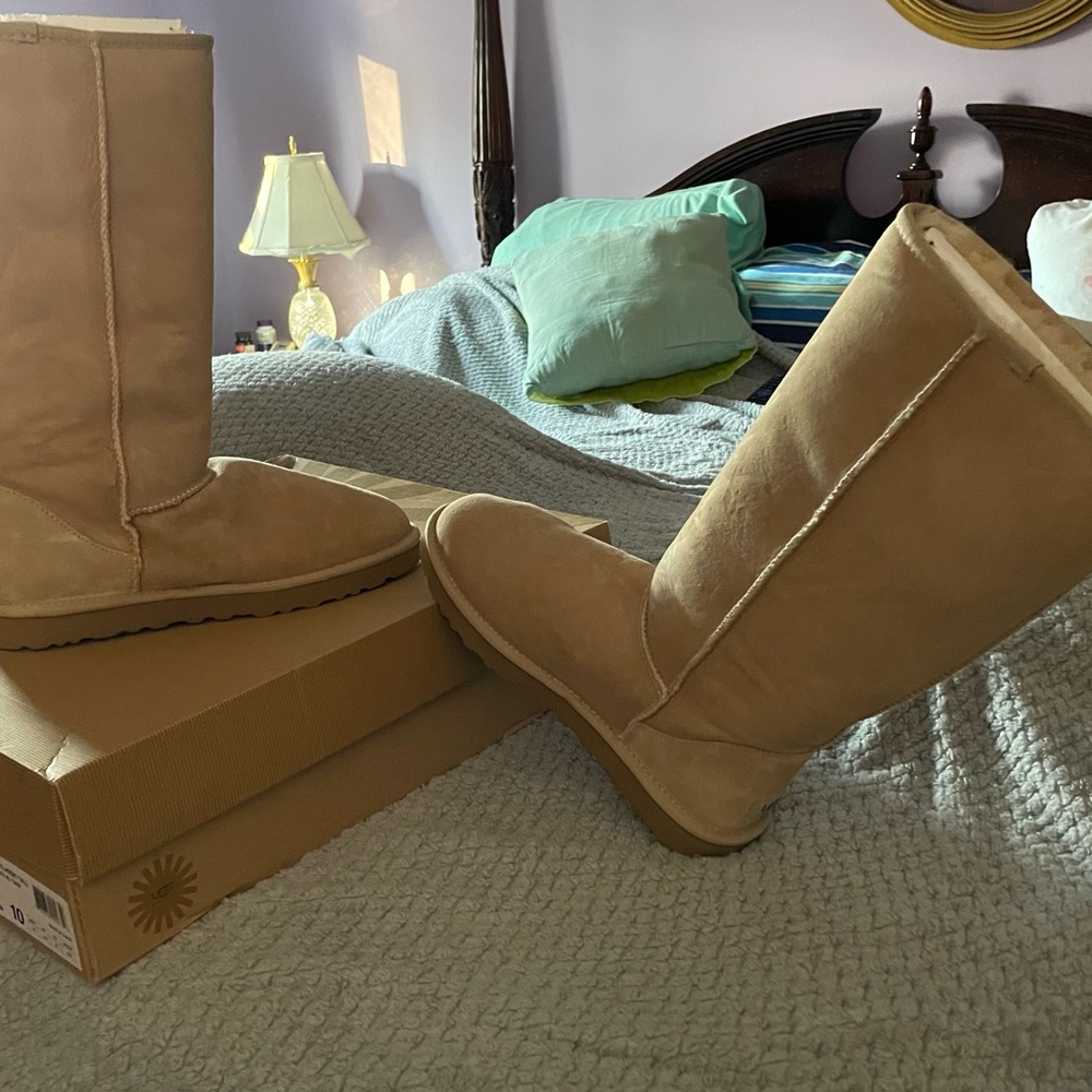 Authentic Ugg W Classic Tall Boot 5850 w/San Size 10 BNWT